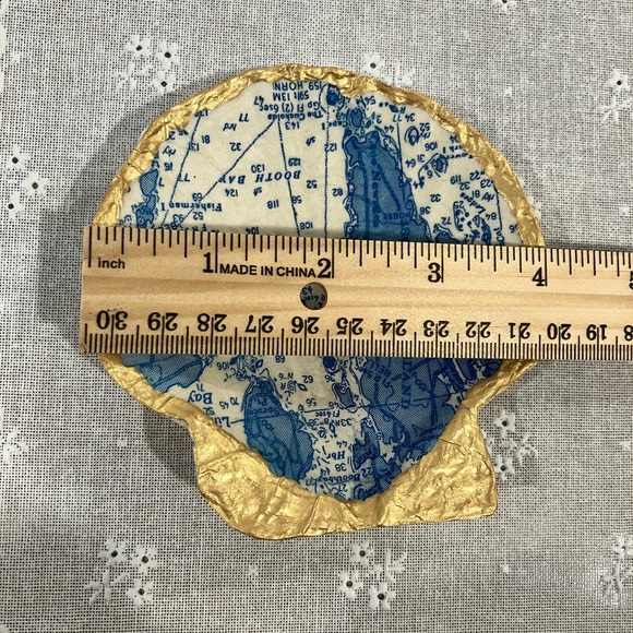 DECOUPAGED SCALLOP SEASHELL SOUTHPORT ISLAND MAINE MAP TRIMMED IN 24K GOLD LEAF. - Picture 8 of 8